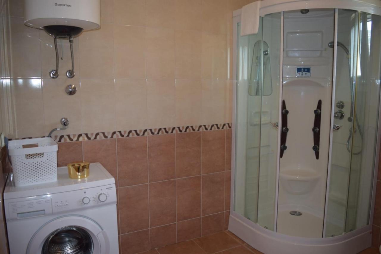 Apartments Marta Kaštel Novi Εξωτερικό φωτογραφία