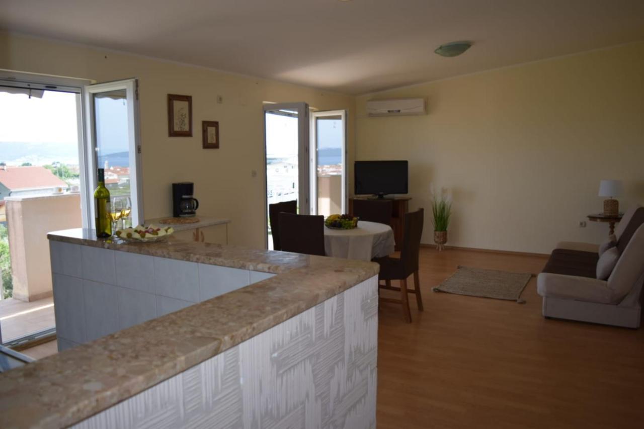 Apartments Marta Kaštel Novi Εξωτερικό φωτογραφία