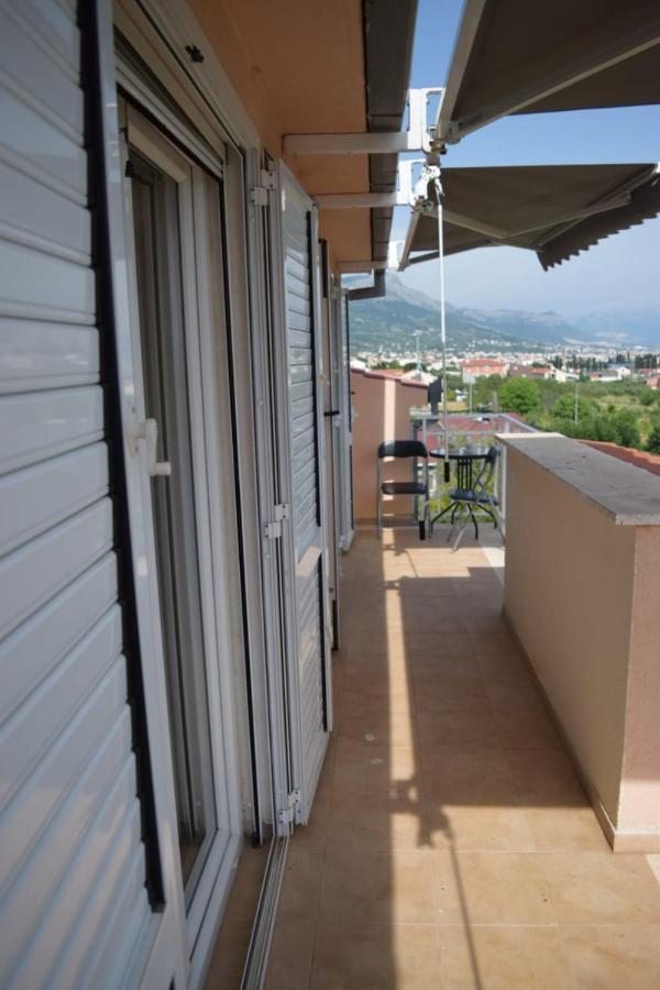 Apartments Marta Kaštel Novi Εξωτερικό φωτογραφία