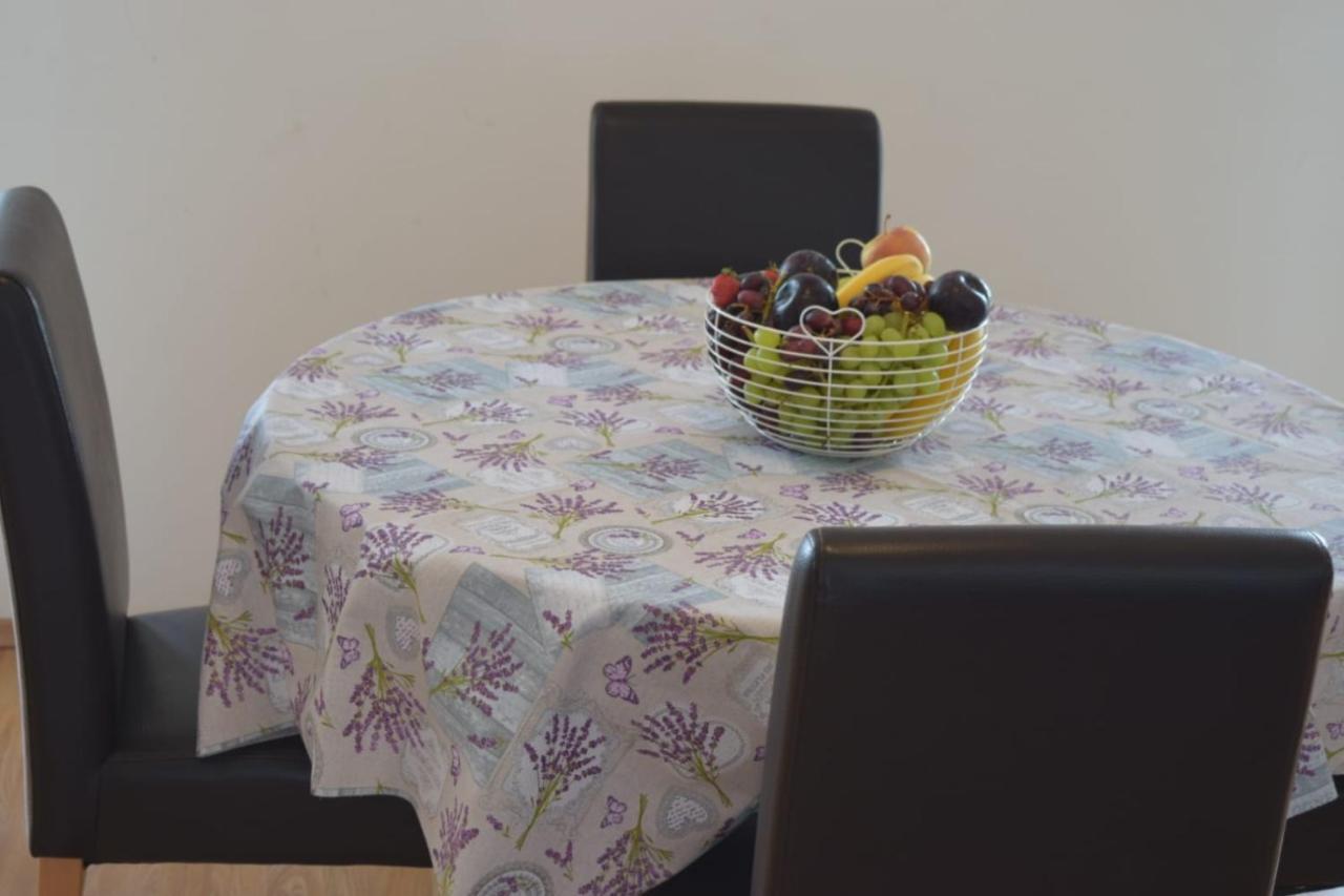 Apartments Marta Kaštel Novi Εξωτερικό φωτογραφία