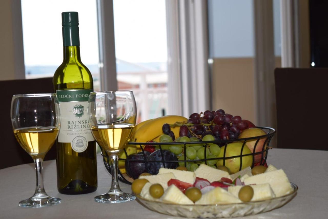 Apartments Marta Kaštel Novi Εξωτερικό φωτογραφία