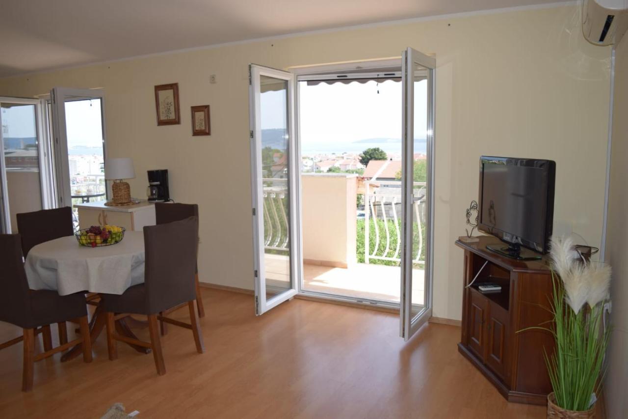 Apartments Marta Kaštel Novi Εξωτερικό φωτογραφία