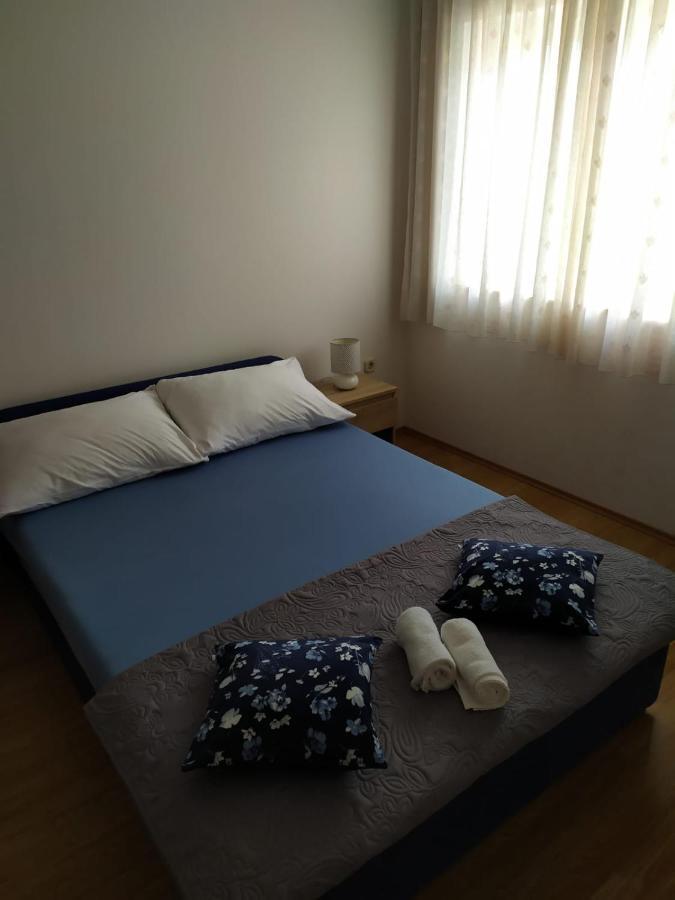 Apartments Marta Kaštel Novi Εξωτερικό φωτογραφία