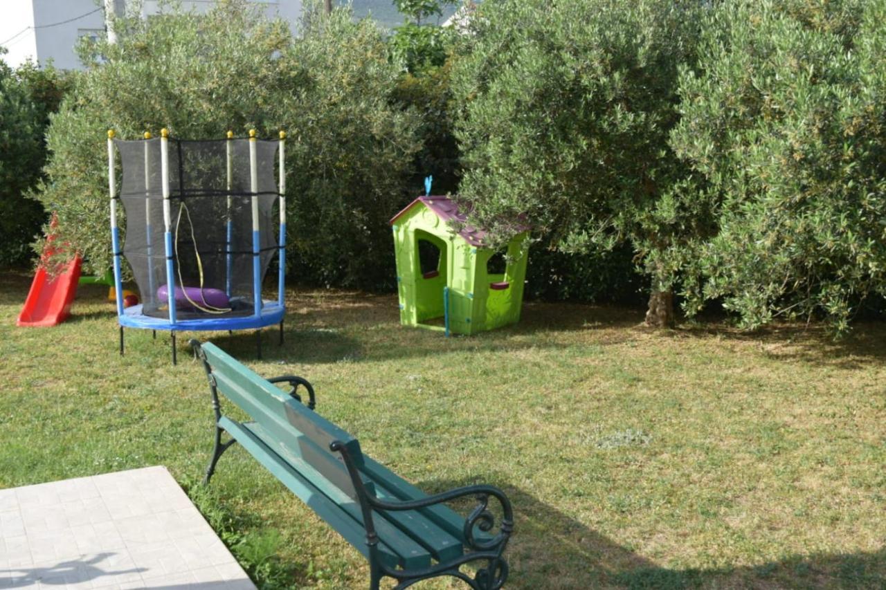 Apartments Marta Kaštel Novi Εξωτερικό φωτογραφία