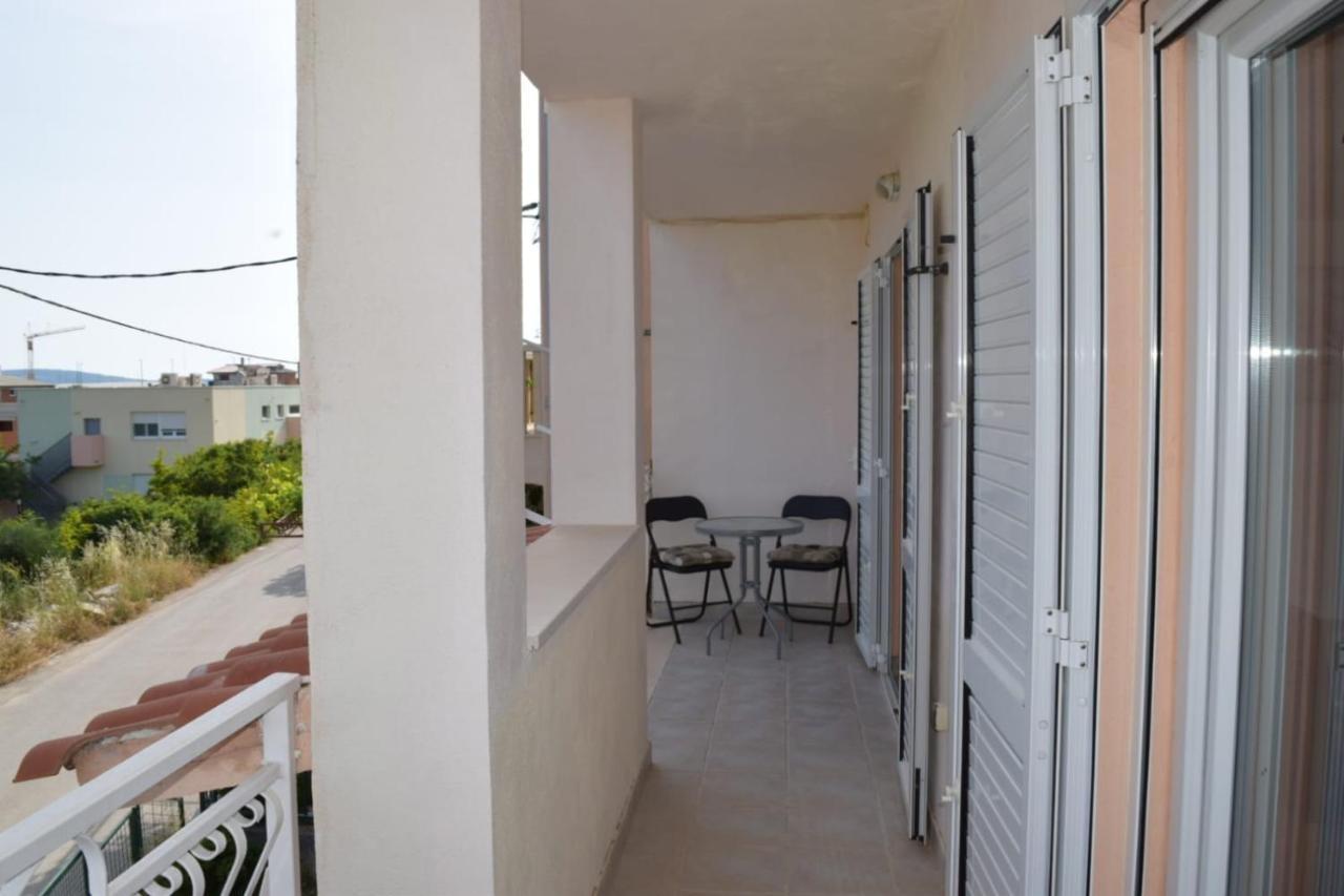 Apartments Marta Kaštel Novi Εξωτερικό φωτογραφία