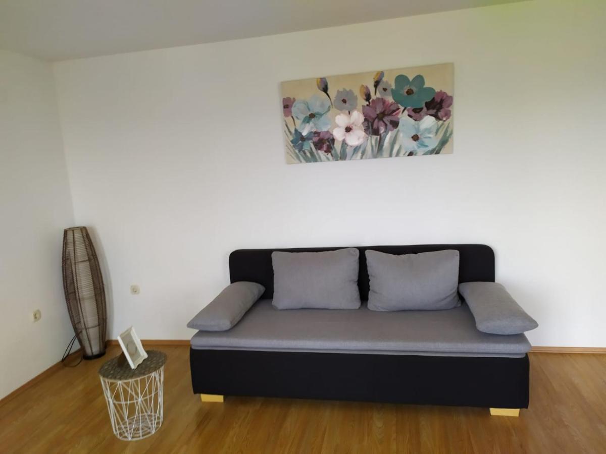 Apartments Marta Kaštel Novi Εξωτερικό φωτογραφία