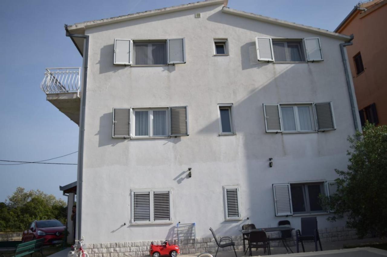 Apartments Marta Kaštel Novi Εξωτερικό φωτογραφία
