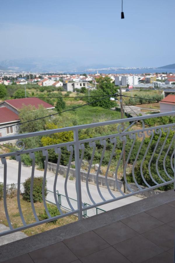 Apartments Marta Kaštel Novi Εξωτερικό φωτογραφία