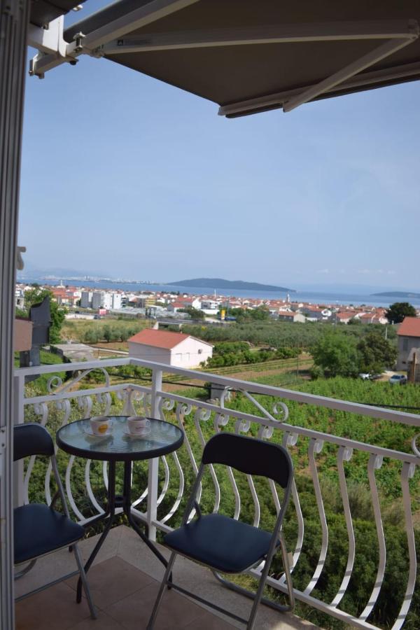 Apartments Marta Kaštel Novi Εξωτερικό φωτογραφία