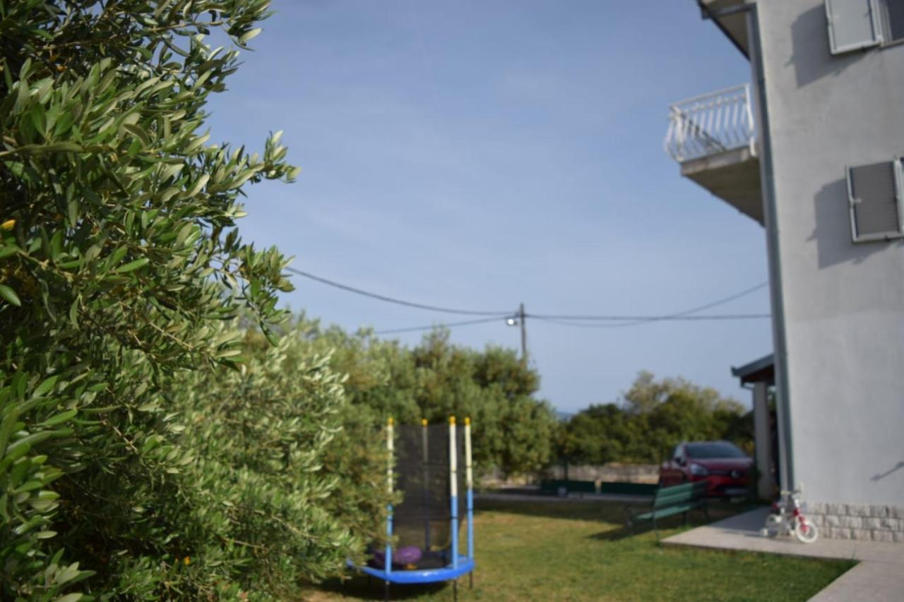 Apartments Marta Kaštel Novi Εξωτερικό φωτογραφία