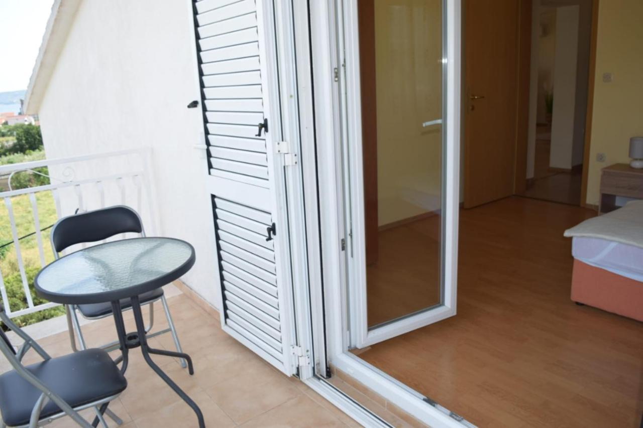 Apartments Marta Kaštel Novi Εξωτερικό φωτογραφία